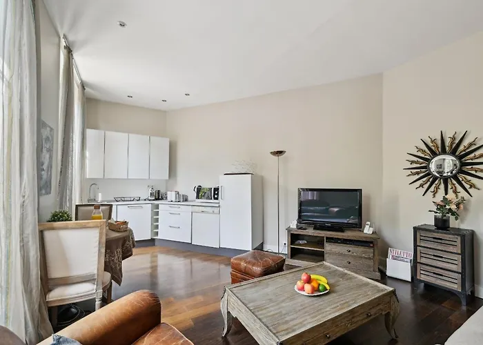 Serenty - Champs-elysees & Arc De Triomphe