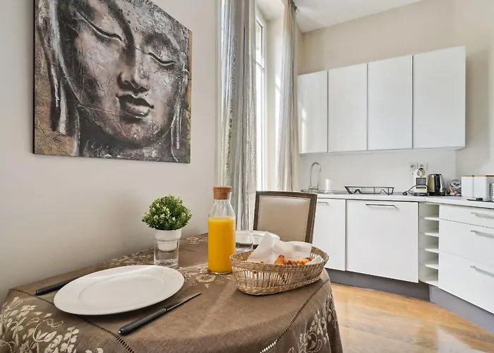 Serenty - Champs-elysees & Arc De Triomphe *