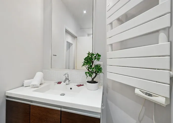 Serenty - Champs-elysees & Arc De Triomphe *