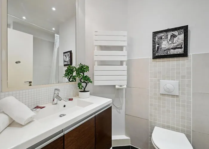 Апартаменты Serenty - Champs-elysees & Arc De Triomphe Париж